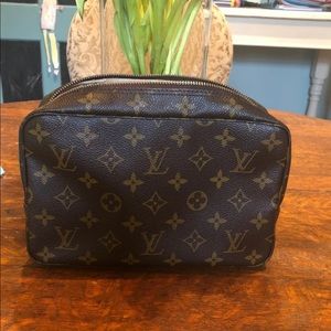 Louis Vuitton Trousse Toilette 23